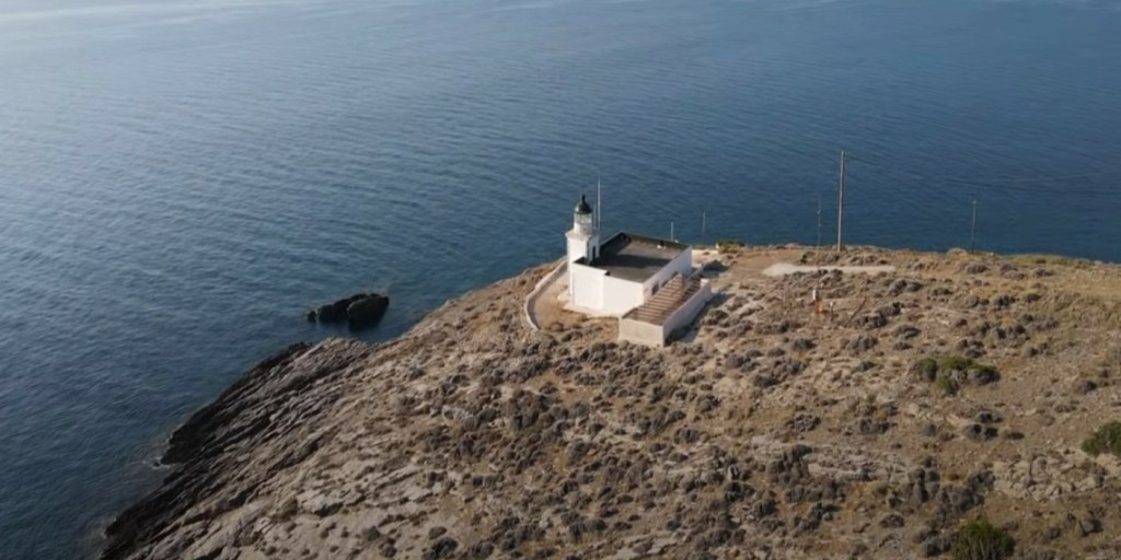 Φάρος Βρυσάκι : ένας φάρος δίπλα στην Αθήνα