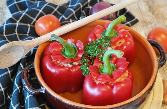 Η Ελλάδα δεύτερη καλύτερη χώρα στον κόσμο για την κουζίνα της- ποια πιάτα και προϊόντα ξεχωρίζουν