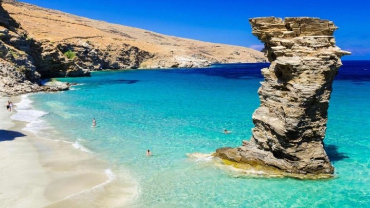 Ως νησί του Πολιτισμού και της Τέχνης έχει χαρακτηρισθεί η Άνδρος.