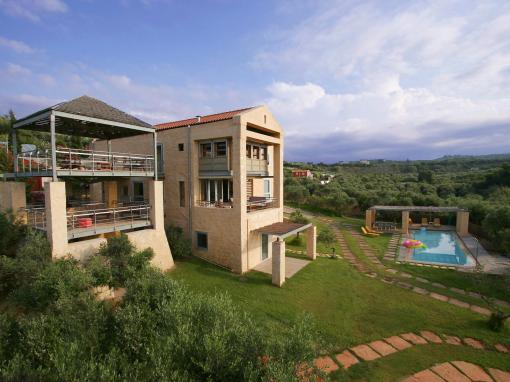 Russians boost Greek tourism availing easier Visa policies