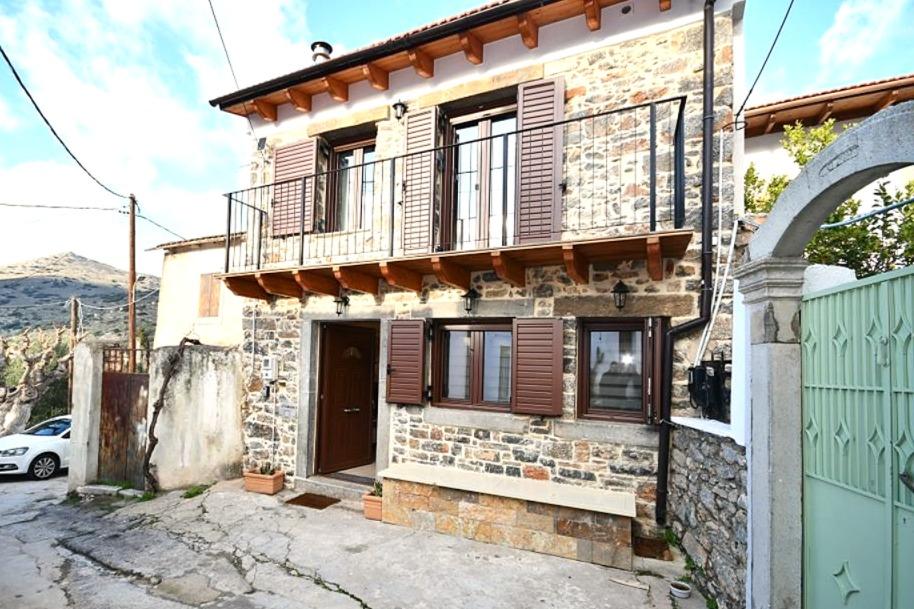 Renovated 2 Bedroom Cottage - East Crete