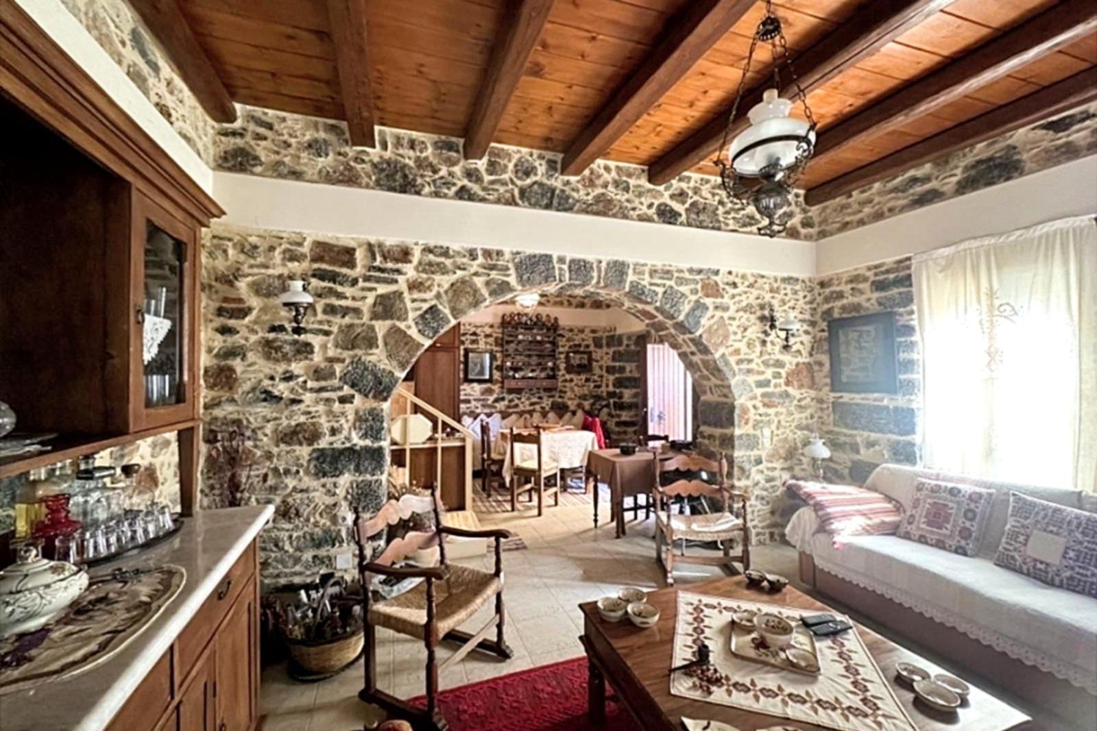Attractive Renovated Stone House - East Crete