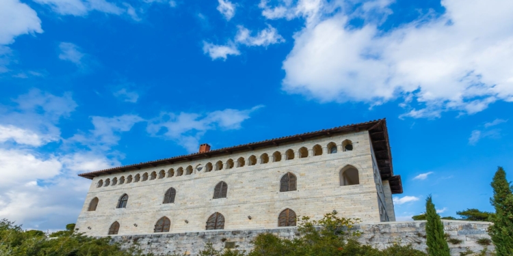 Μέγαρο της Δουκίσσης Πλακεντίας: Η ιστορία και οι θρύλοι που το συνοδεύουν