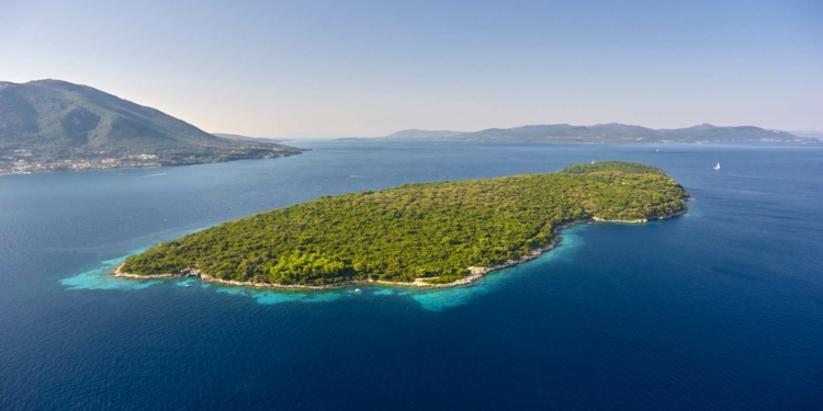 Το άγνωστο νησί του Ωνάση που δεν πέτυχε να γίνει το αντίγραφο του Σκορπιού