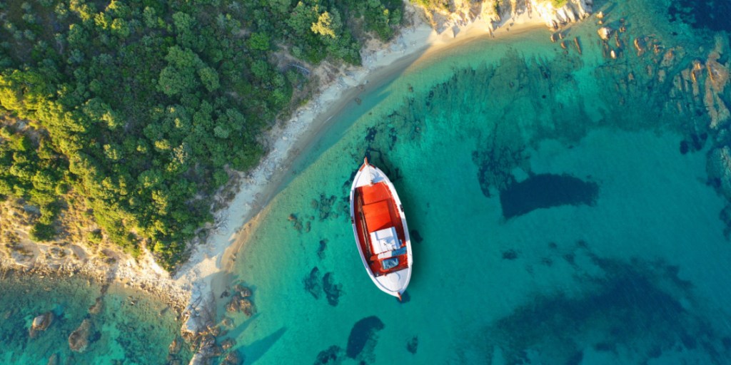 Το ελληνικό νησί που έχει ψηφιστεί ως καλύτερο και από τις Σεϋχέλλες